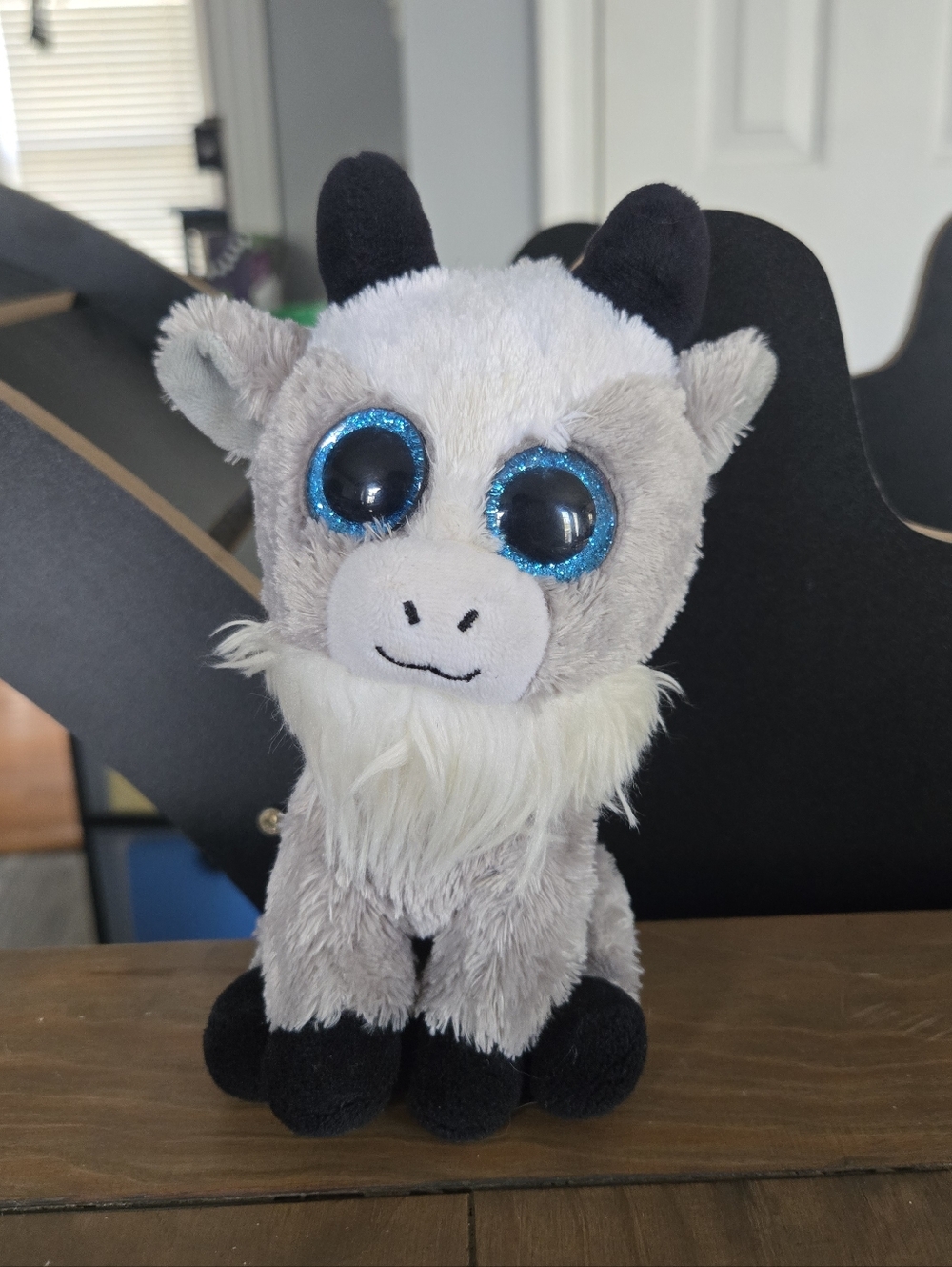 Ty Japan Gabby Gray Plush Beanie Boo Goat with Sparkly Blue Eyes